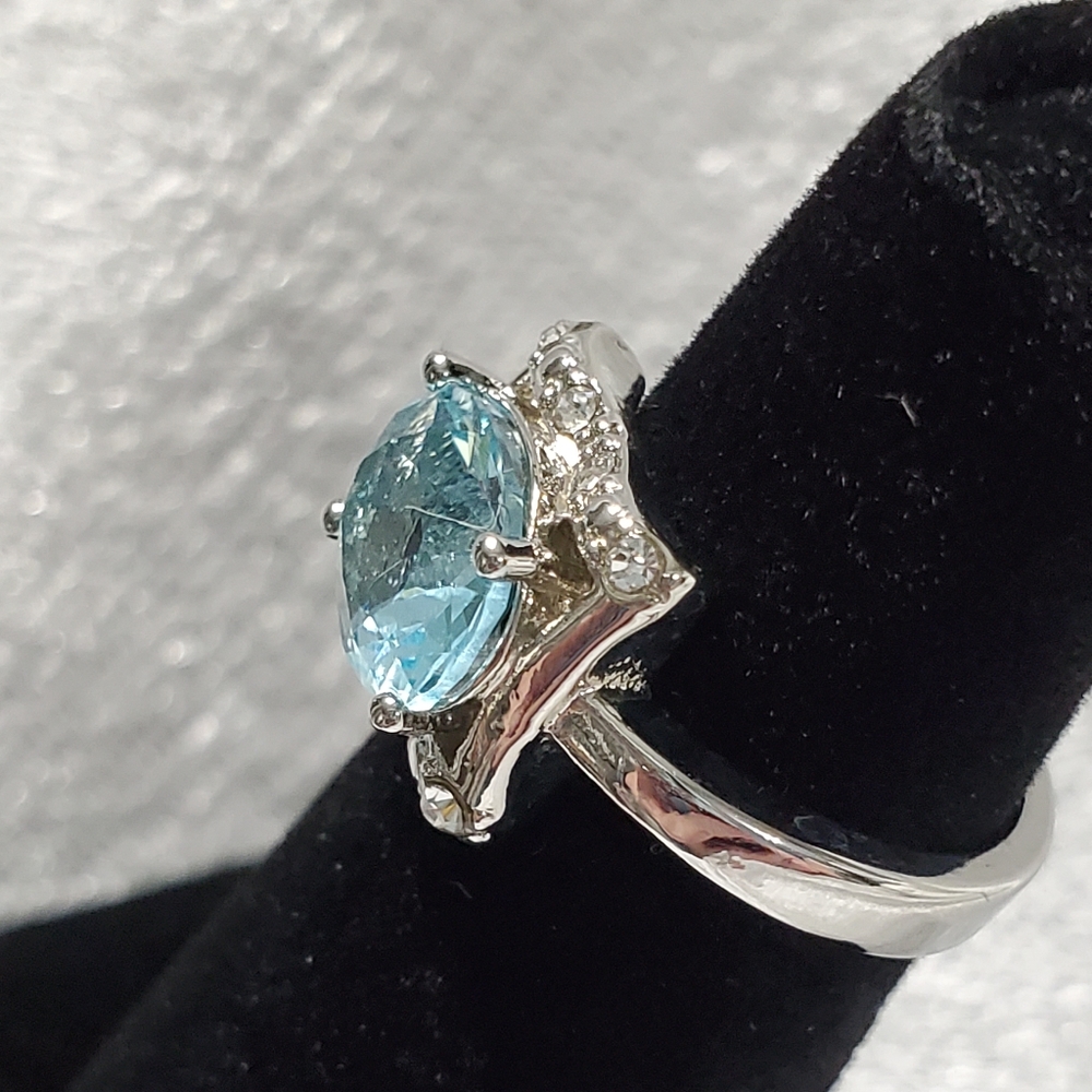 Ring - Picture 2 of 3